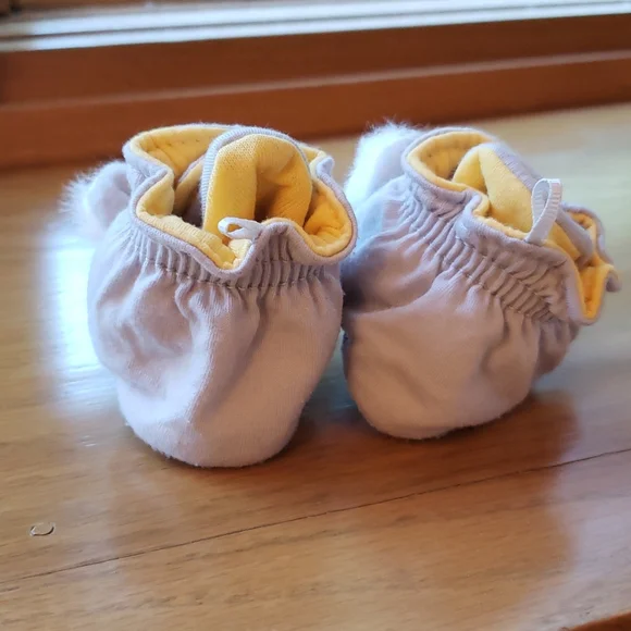 NWOT Koala Booties Newborn/0-3 - Picture 3 of 6